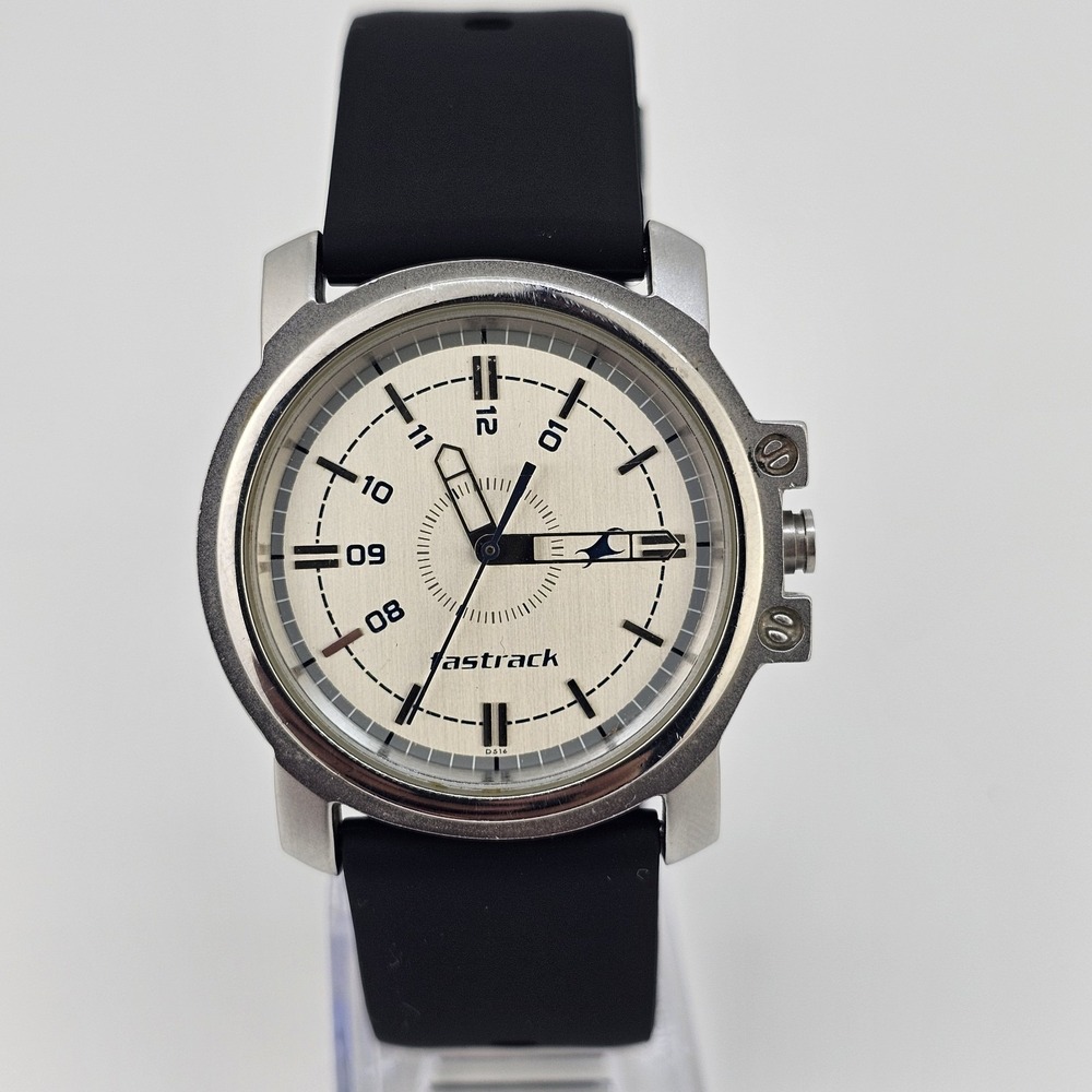Fastrack Men's Watch 42MM‎ White Dial NEW Black Plastic Bands New Battery